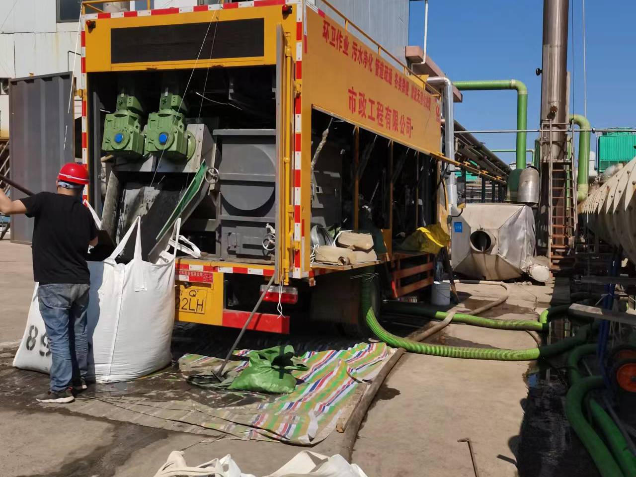 东至淤泥压干处理